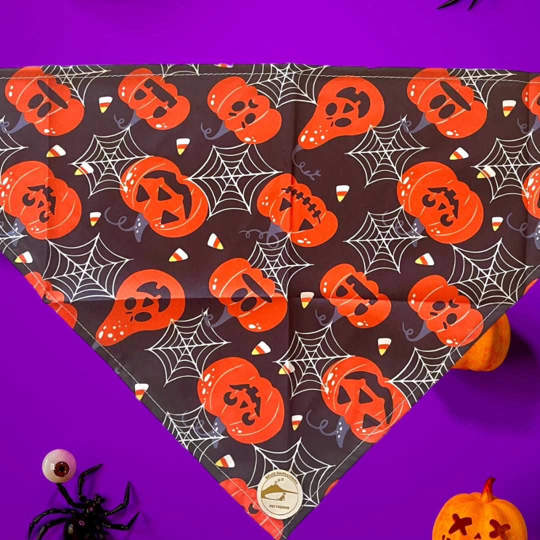 Bandana Halloween per cani nera con zucche arancioni e ragnatele