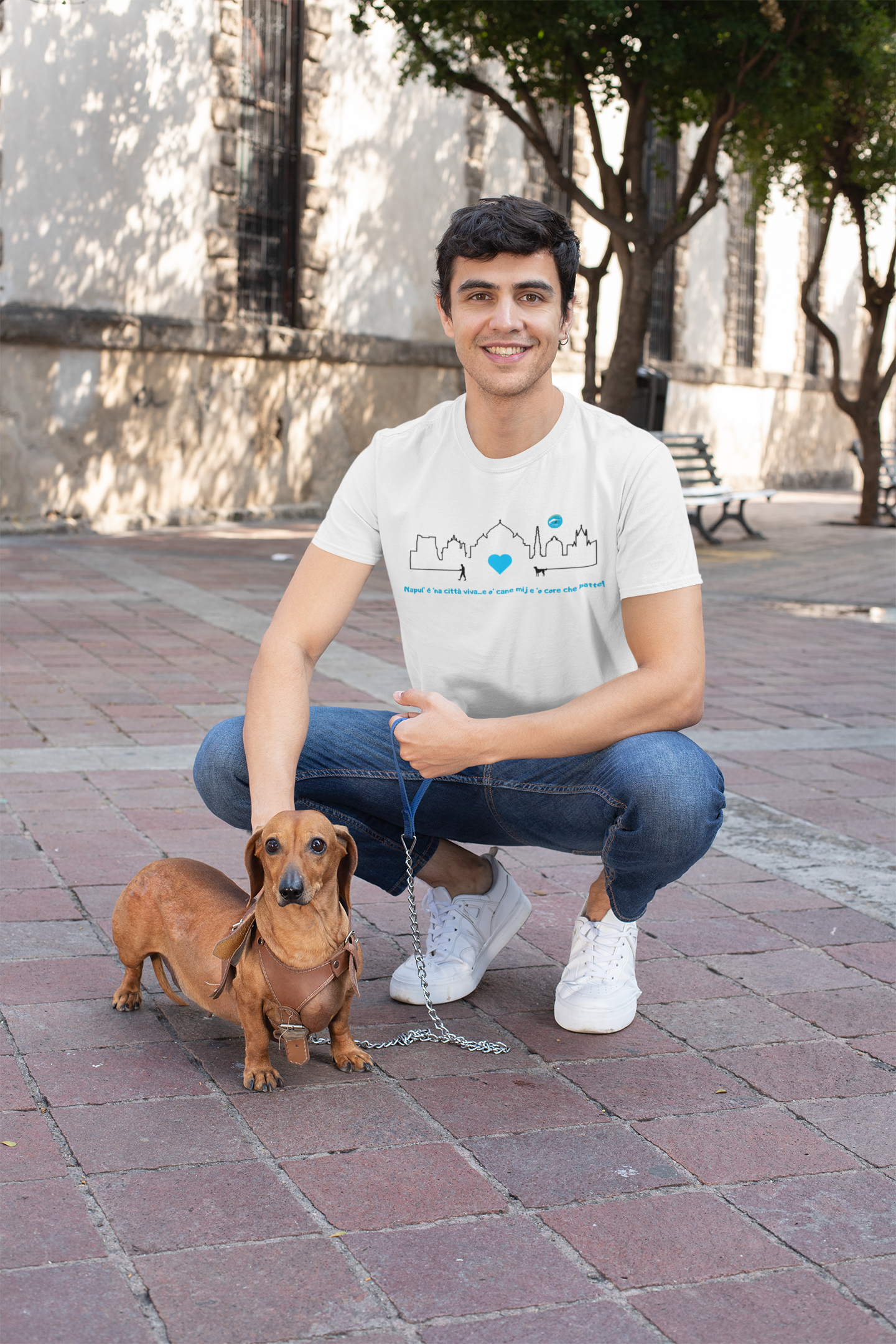 T-Shirt uomo "Napoli Skyline & Cane" – 100% Cotone Etico & Design Esclusivo