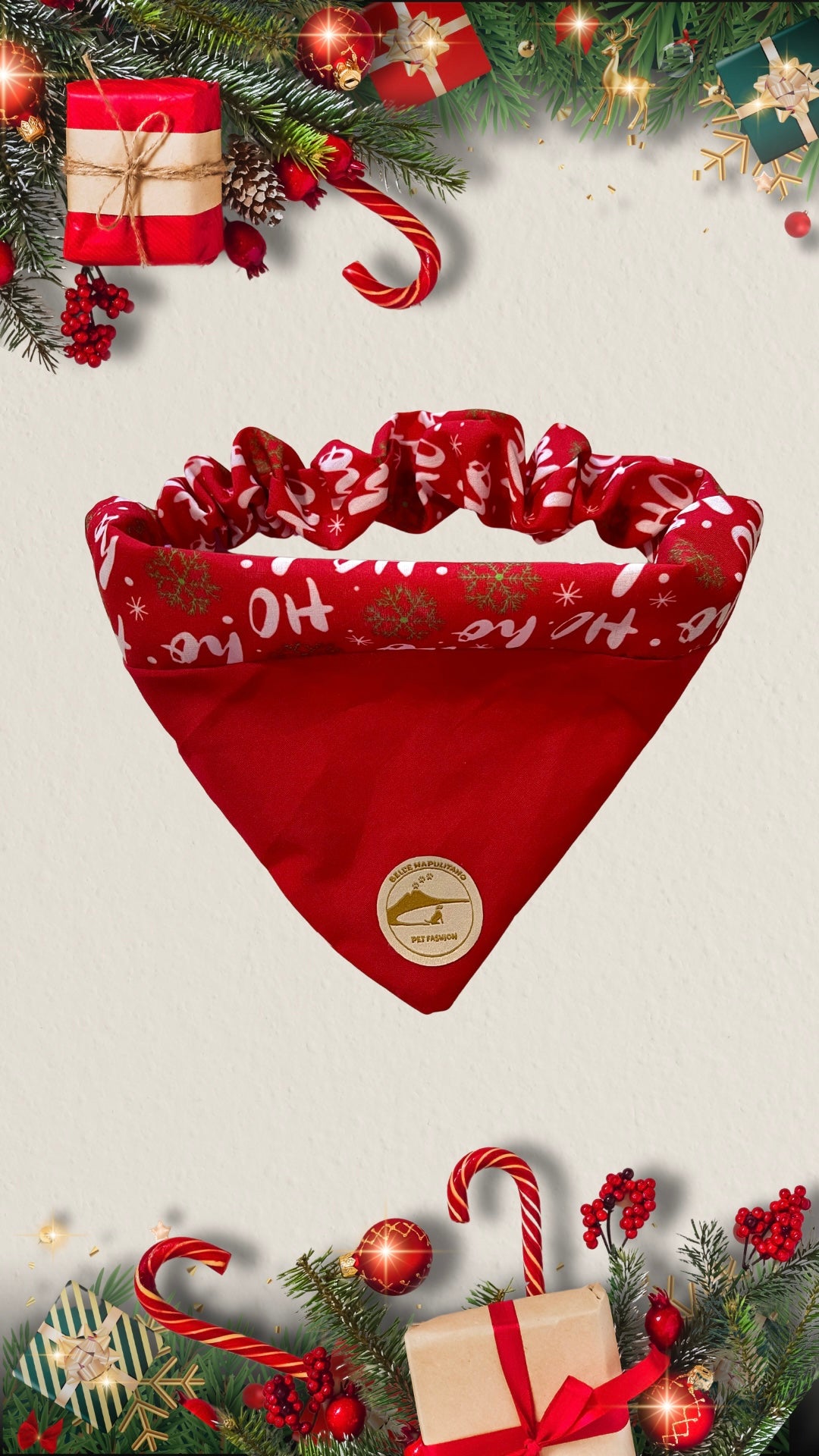 Bandana natalizia sartoriale double-face per cani rossa con tessuto fantasia “Ho ho ho” - Personalizzabile.