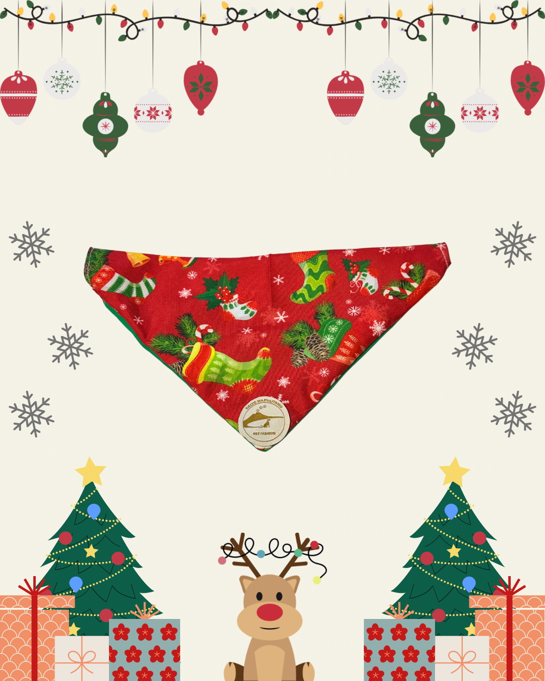 Bandana natalizia sartoriale double-face per cani verde con tessuto fantasia rosso con calze di Natale e scritta “Buon Natale!” stampata