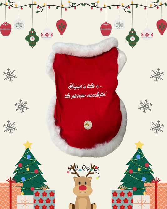 Maglia natalizia per cani stile Babbo Natale con scritta “Auguri a tutti e .. che piovano crocchette!”