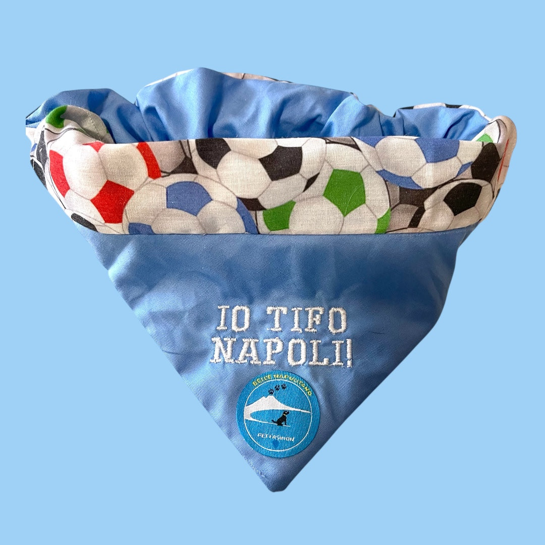 Bandana sartoriale double-face con elastico per cani con scritta ricamata “Io tifo Napoli”