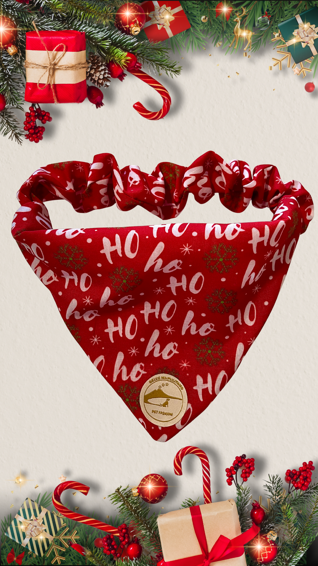 Bandana natalizia sartoriale double-face per cani rossa con tessuto fantasia “Ho ho ho” - Personalizzabile.