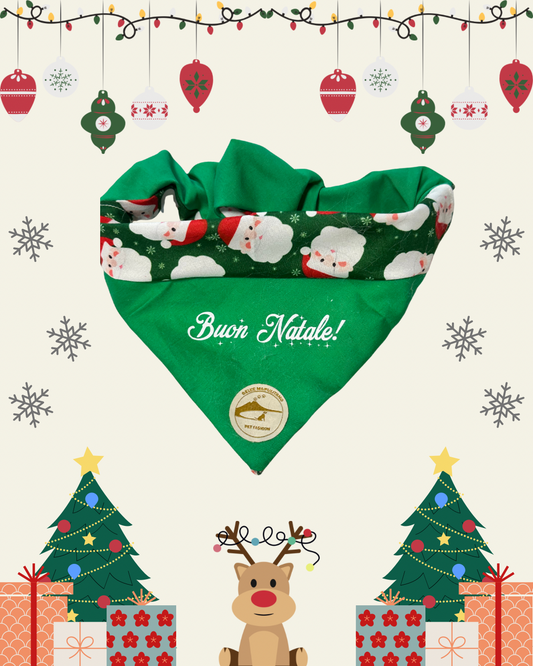 Bandana Natalizia sartoriale double-face per cani verde e tessuto fantasia con Babbi Natale con scritta “Buon Natale!” stampata