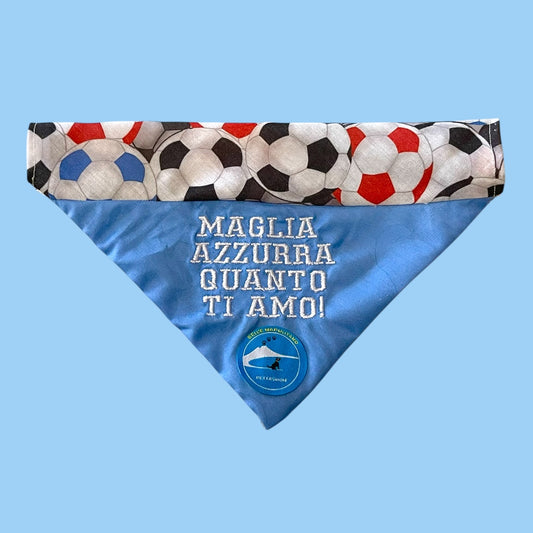 Bandana sartoriale double-face a collare per cani con scritta ricamata “Maglia azzurra quanto ti amo!”
