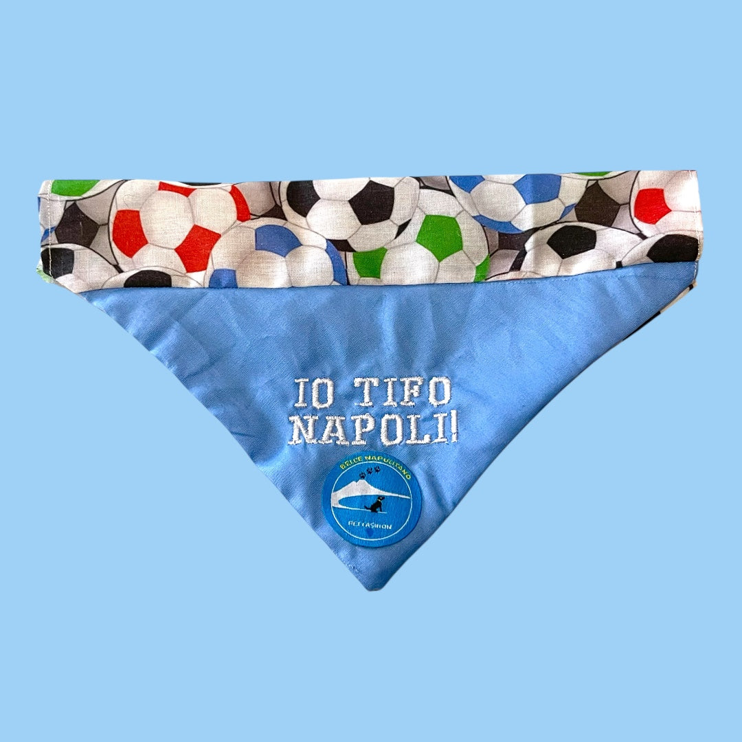 Bandana sartoriale double-face a collare per cani con scritta ricamata “Io tifo Napoli”