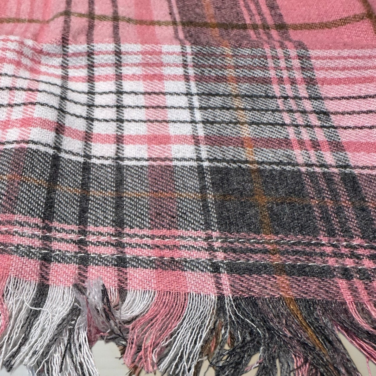Bandana Cane tartan Invernale Morbida e Calda - Sfrangiata (Rosa/Grigio/Beige)