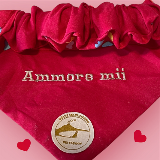 Bandana Cane "Abbracciame" Ricamata: Sartoriale Double-Face con Elastico in Puro Cotone