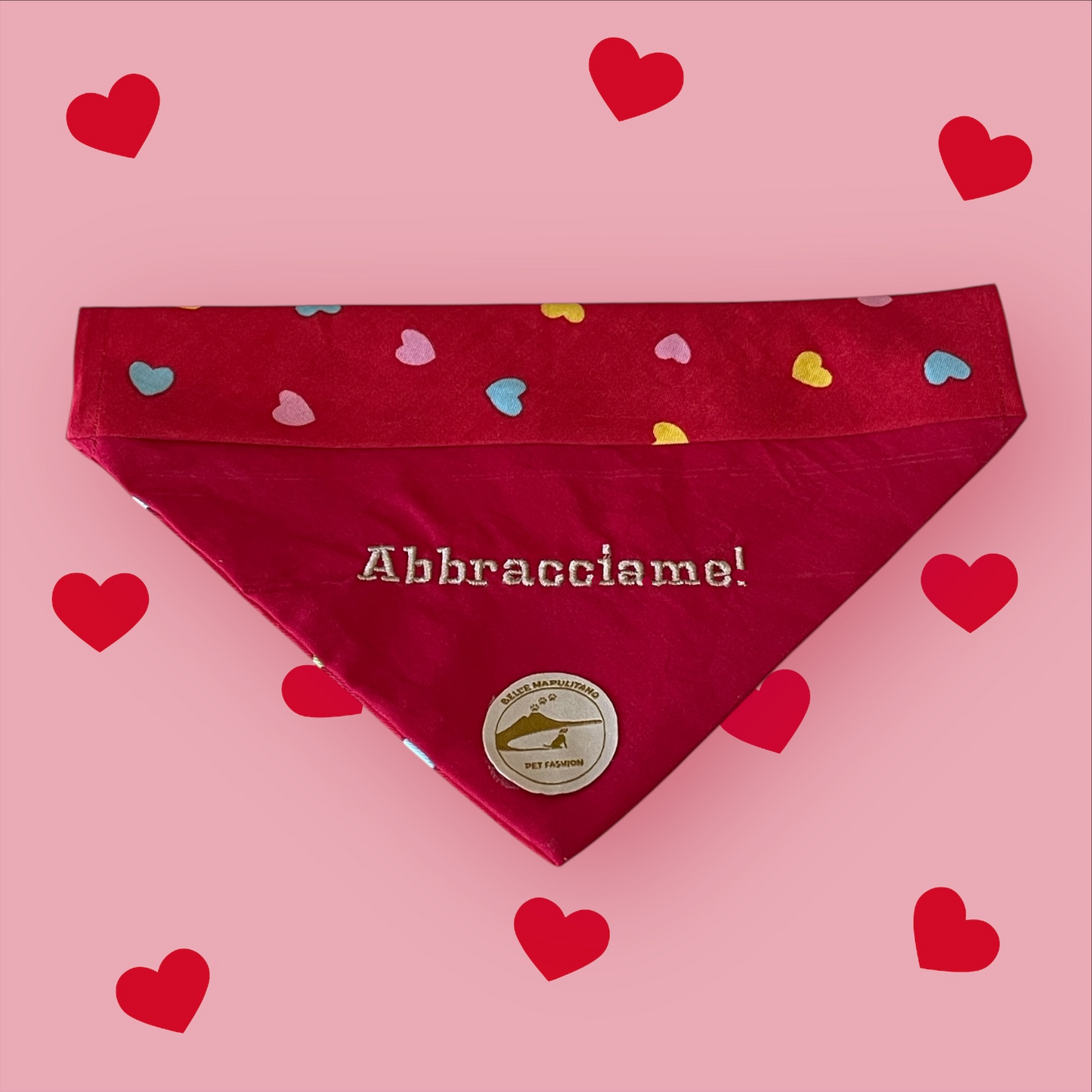 Bandana Cane "Abbracciame" Ricamata: Sartoriale Double-Face a Collare in Puro Cotone