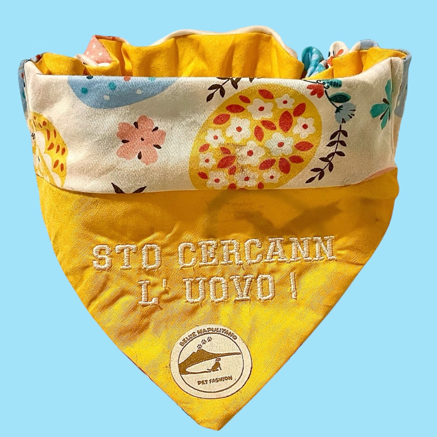 Bandana Cane Pasqua Sartoriale Double-Face (2 in 1): Ricamo Napoletano & Puro Cotone
" STO CERCANN L'UOVO" con ELASTICO