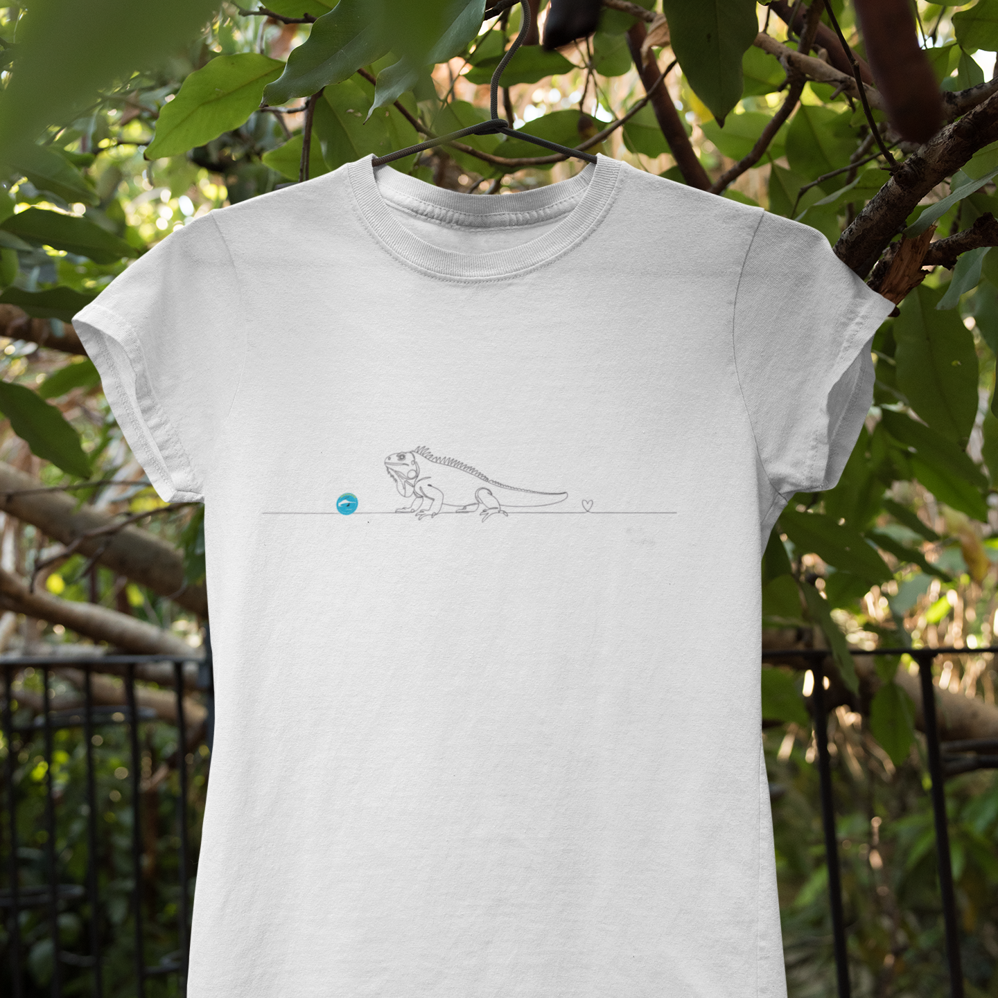t-shirt iguana
